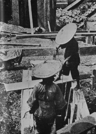 hok-un-power-station-1937-work-on-the-foundations-from-p125-power-the-story-of-china-light