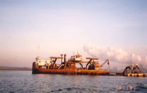 Dredging Netherlands EO Report No. 17 Sept 1992 plate 3 deep suction dredger snipped