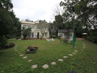Zonta White House contemporary photo
