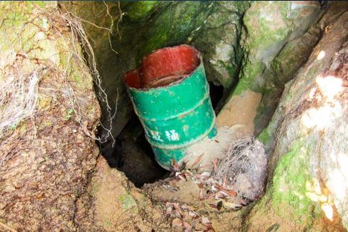 Devil's Peak shaft of more than 10 metres - SEastern DP HK Mining History Chu + Chan