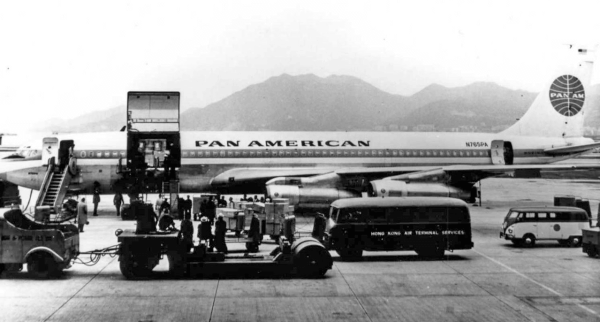 Pan Am Freight B707 Freughter Unloading CLP Tractor Amf Heavy Lift Tractor IDJ