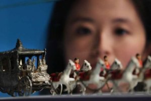 Toy Miniature Replica Of QE2 Coronation Coach 1953 Photo Felix Wong Courtesy SCMP 1.3.2017