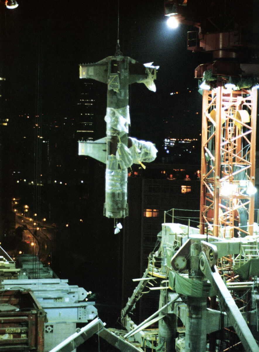 HSBC006.jpg Steelwork Erection At Night