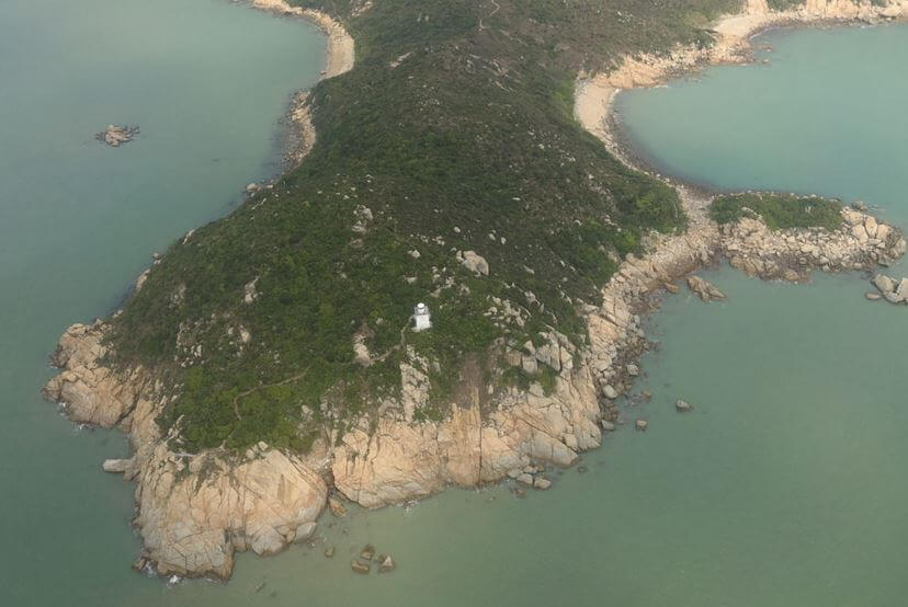 Fan Lau lighthouse image - wikipedia