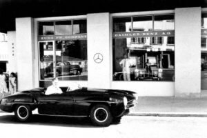 Zung Fu And 65 Years Of Mercedes In Hong Kong Detail Image 1 York Lo.PNG